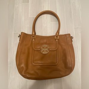 Tory Burch Amanda 2-Way Shoulder Bag